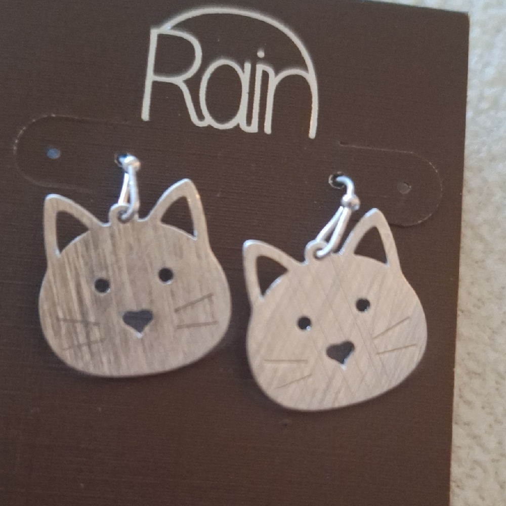 Rain Silver Cat Face Earrings - Cute Cat Pendant Hooks